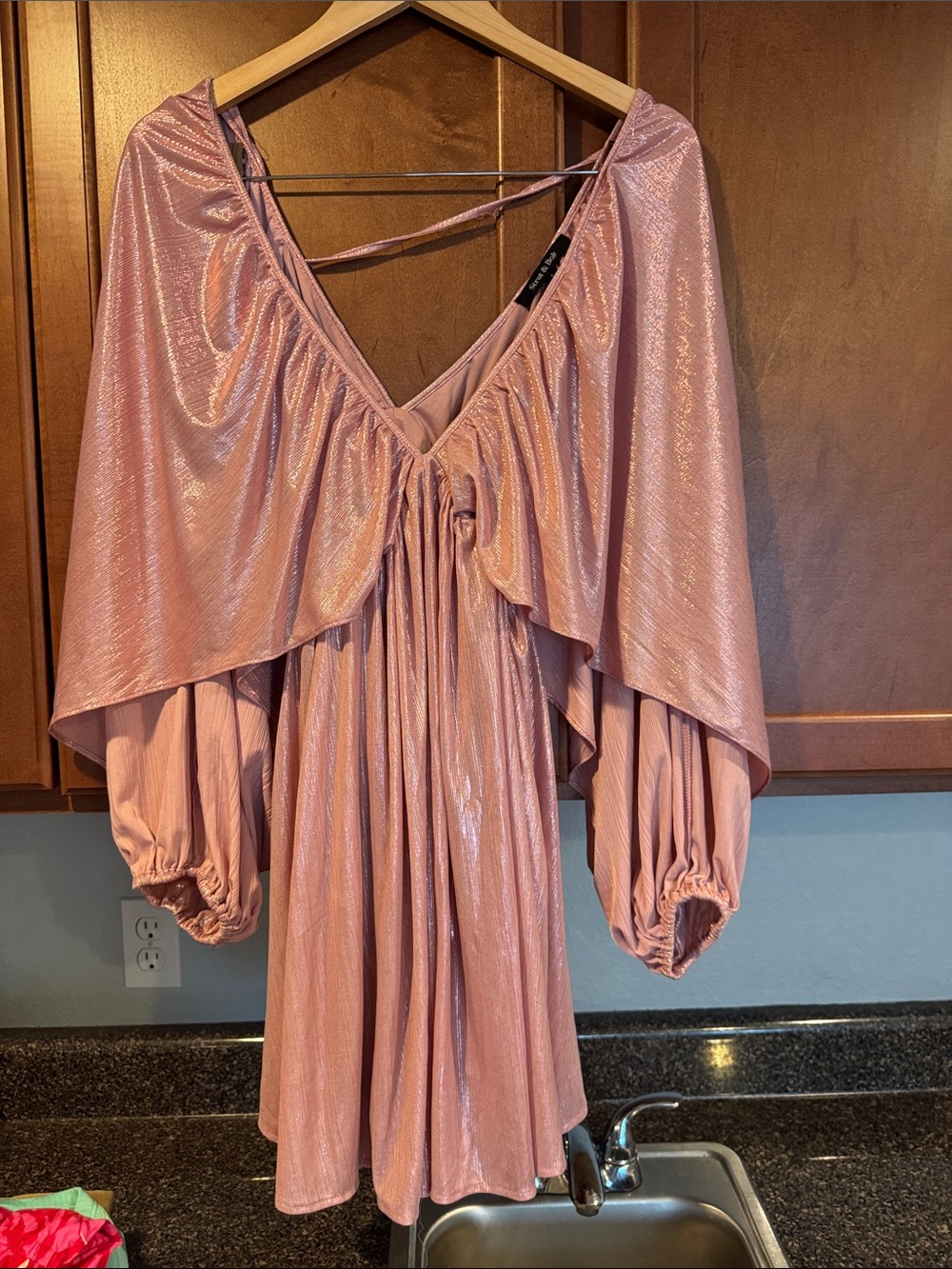 Shimmering Pink V-Neck Mini ROMPER with Balloon Sleeves